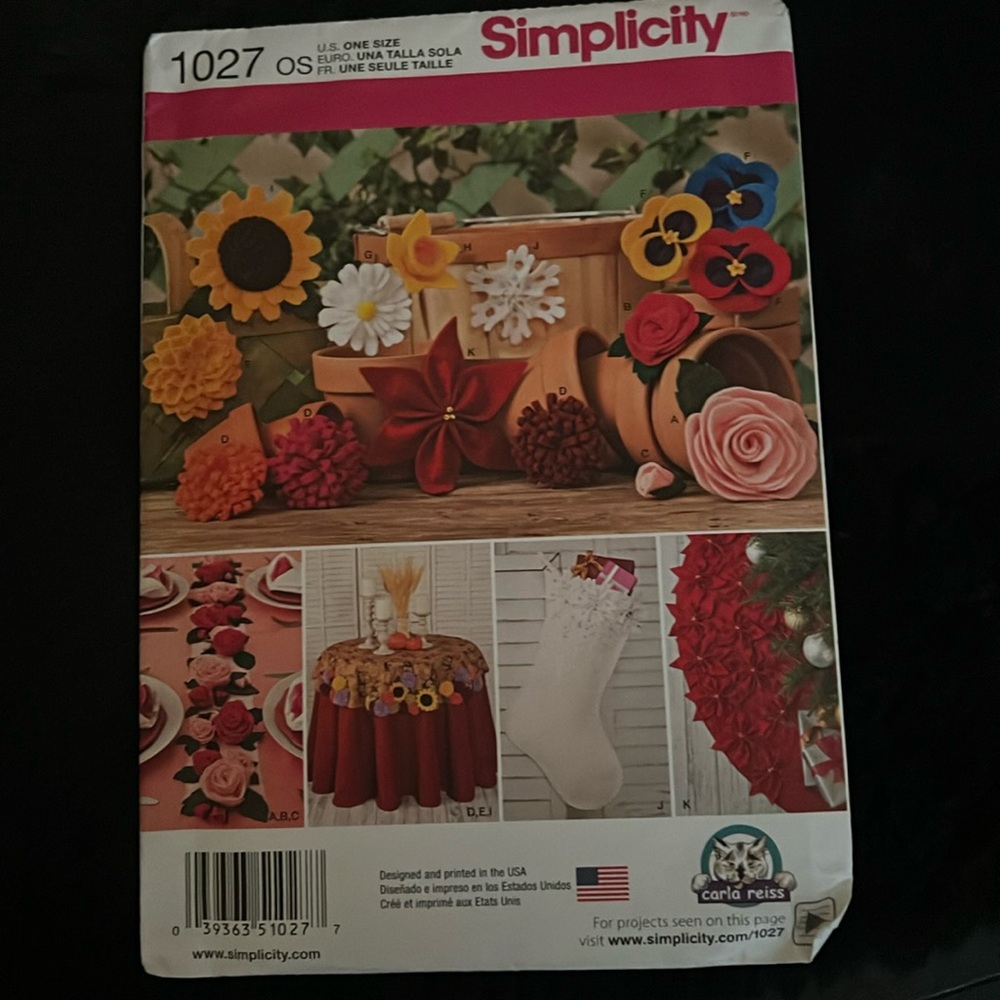 Simplicity 1027  flower accessories pattern.